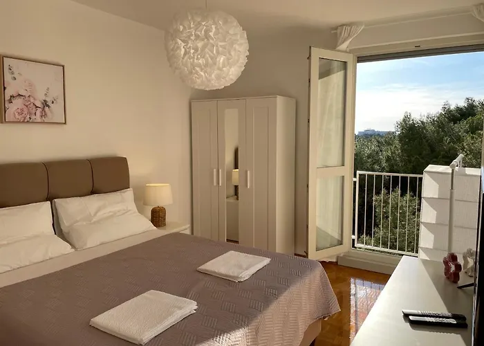 Bella Veruda In Lägenhet