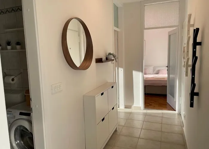 Bella Veruda In Πούλα